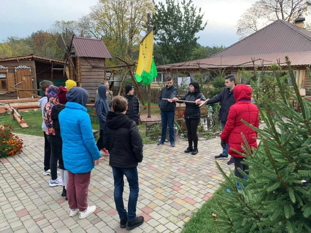 Зустріч учасників табору на відкритому майданчику